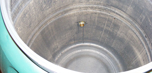 Photo of the inside of the rain barrel