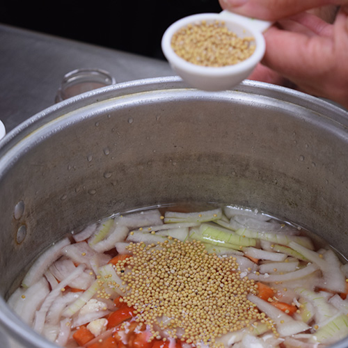 https://njaes.rutgers.edu/food-safety/home-food-preservation/images/square-cauliflower.jpg