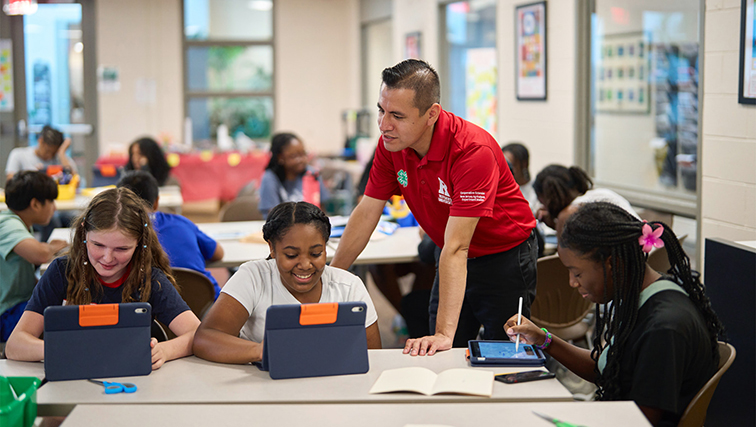 Photo of Apple and 4-H Bring Technology to a New Generation of Learners